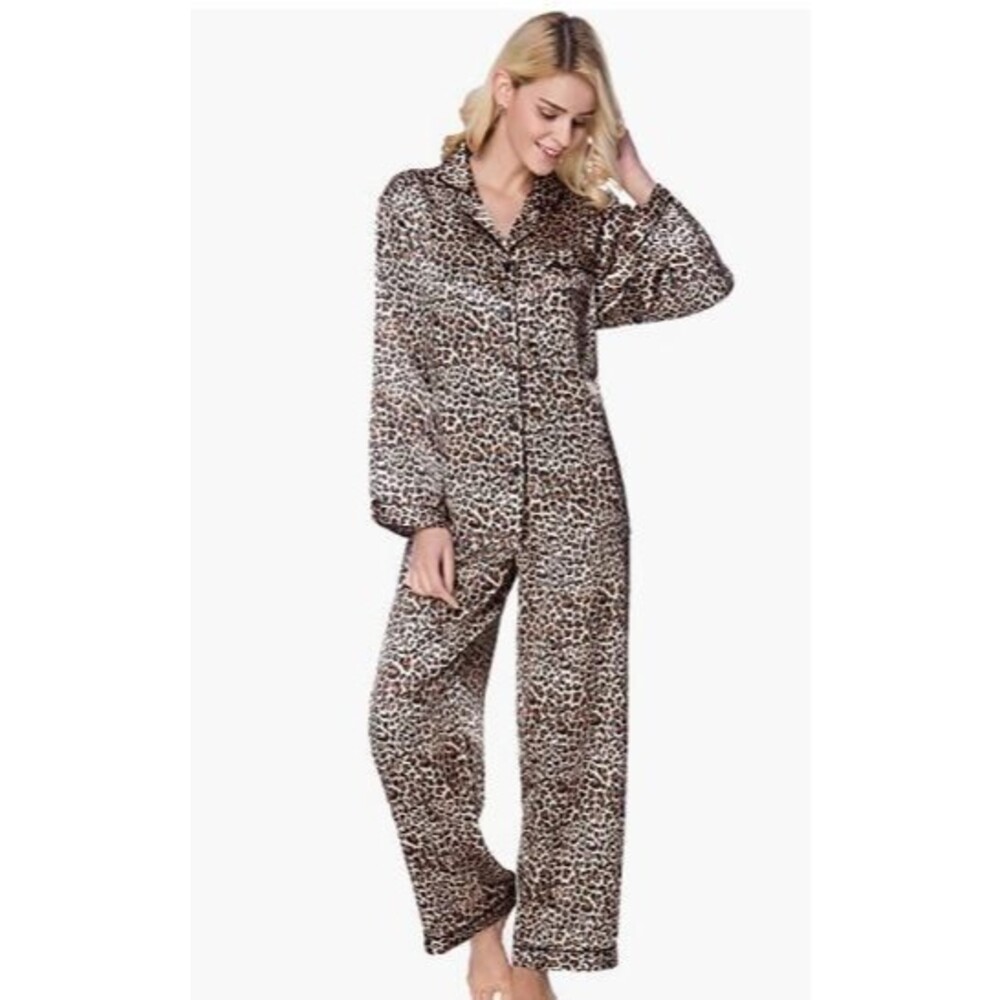 Lavenderi Leopard Print Pajama Set Long Sleeve Silky Feel Size Small